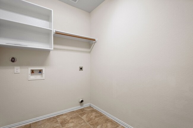 Building Photo - 46 Black Swan Ct