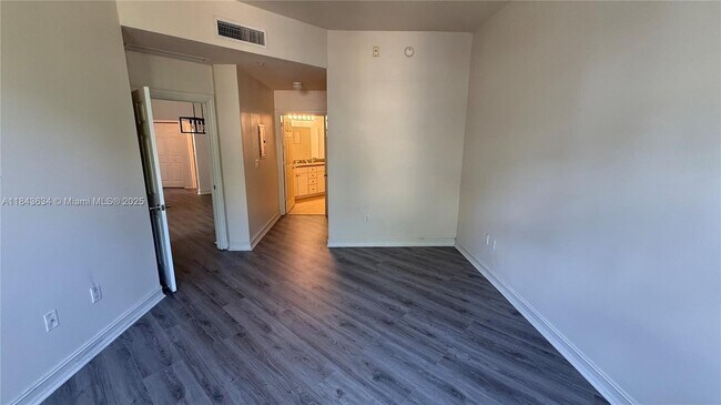 Building Photo - 3001 NE 185th St