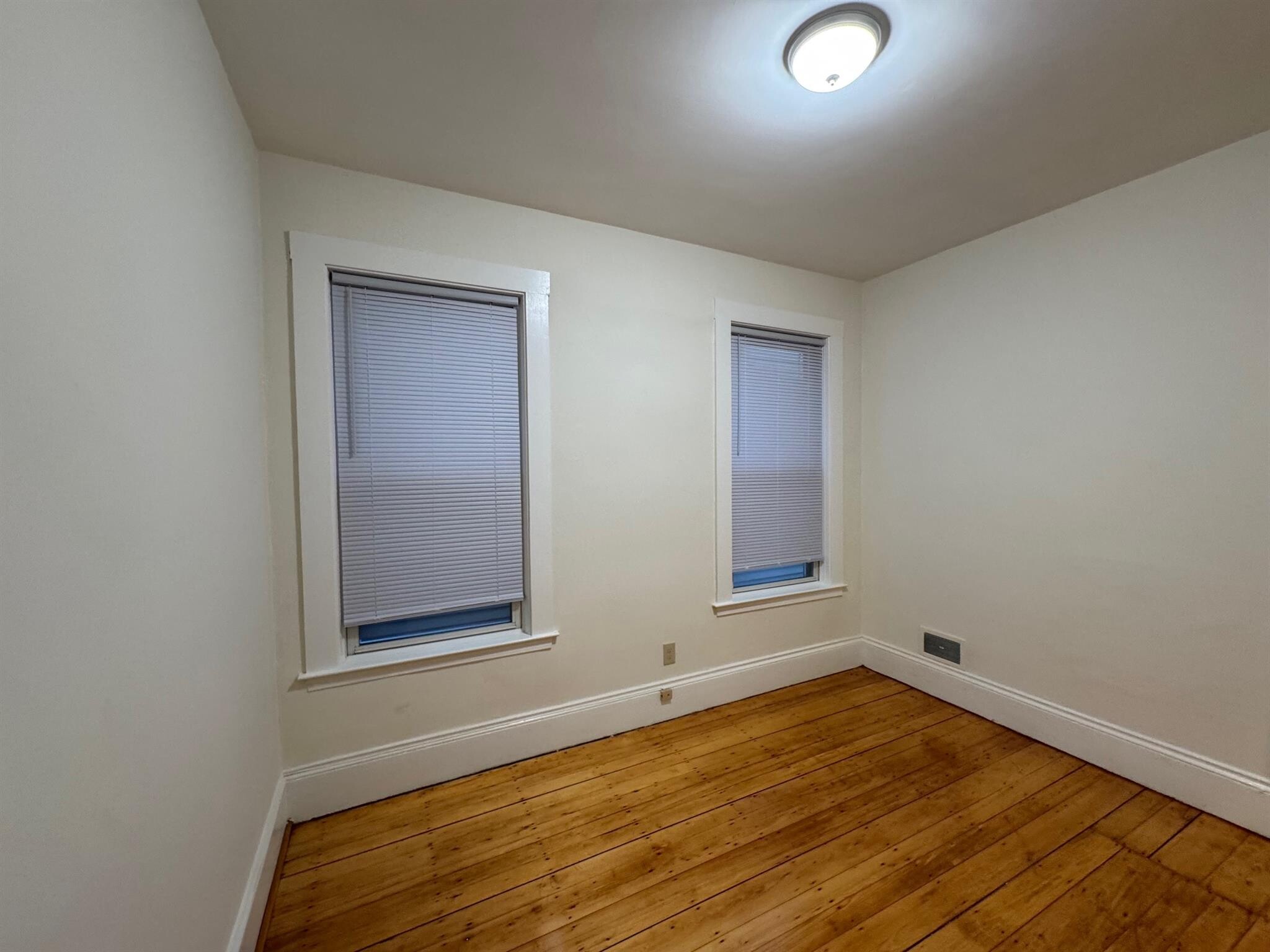 Building Photo - 250 Beacon St