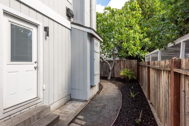 Building Photo - 10 3rd. Street