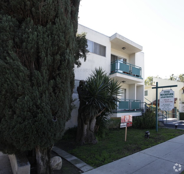 Building Photo - 11118 Moorpark Apartments
