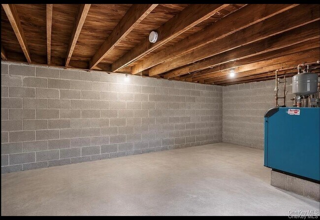 Building Photo - 14 Brisman Dr