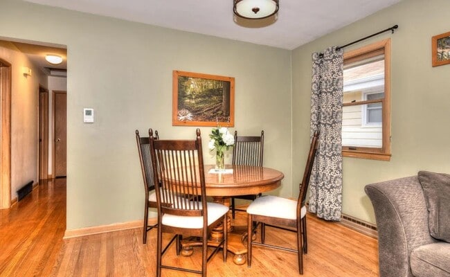 Building Photo - 1913 N 118th St