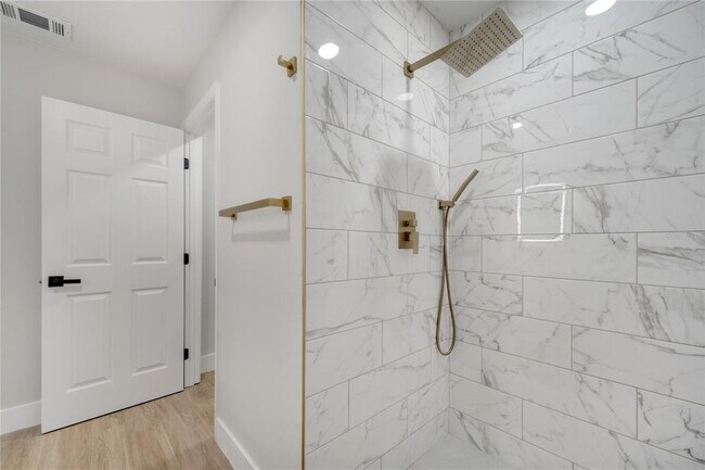 Building Photo - 7043 Carlene Dr