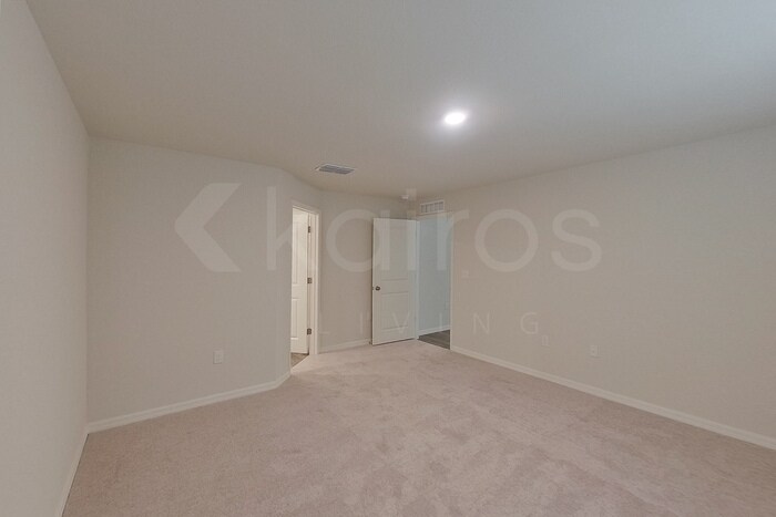Building Photo - 1190 S San Mateo Dr
