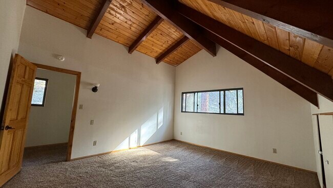 Building Photo - 2012 Symonds Dr