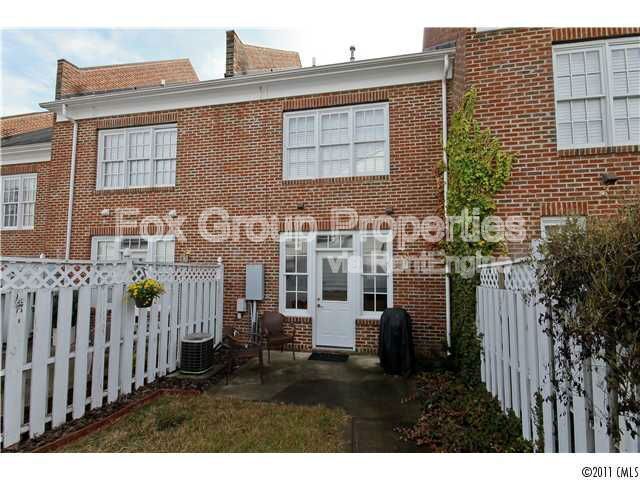 Building Photo - 12129 Memory Ln