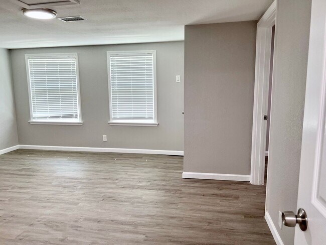 Building Photo - 610 Garrett St