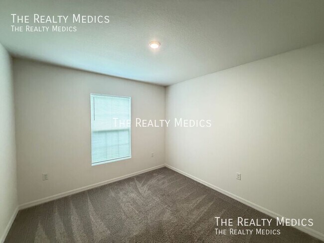 Building Photo - 73 N Rooks Ave