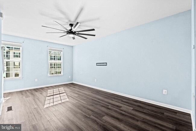 Building Photo - 720 River Crest Way