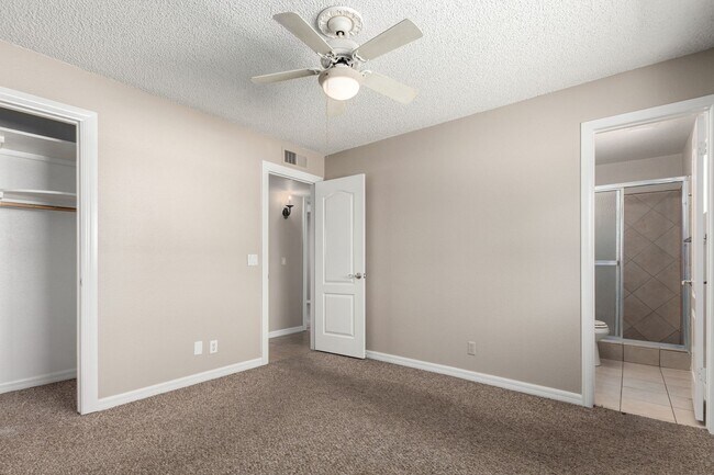 Building Photo - 3-Bedroom, 2-Bath Home with Spacious Backy...