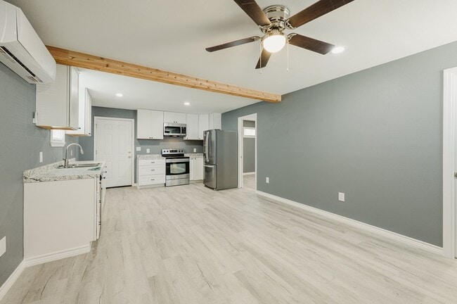 Building Photo - 10108 W 23rd St