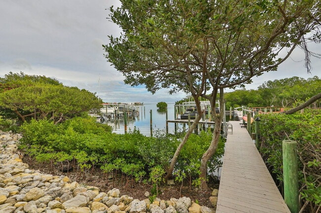 Building Photo - 1593 Pinellas Bayway S