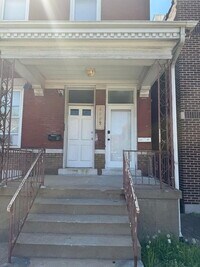 Building Photo - 4005 S Grand Blvd