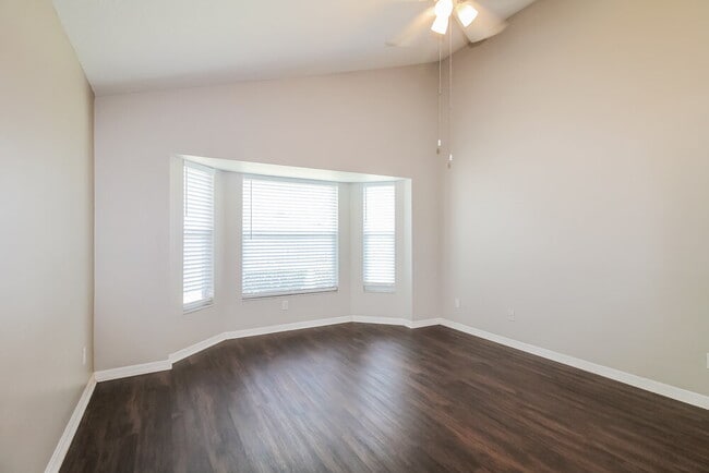 Building Photo - 6152 Weatherwood Cir