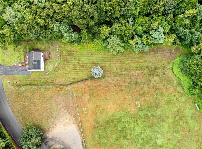 Building Photo - 38 Haskell St