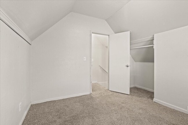 Building Photo - 3115 Chelsea Ave