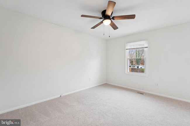 Building Photo - 5450 Lighthouse Ln