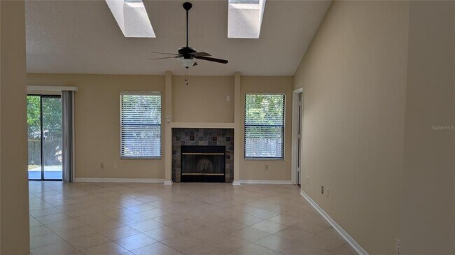 Building Photo - 840 Lake Jackson Cir