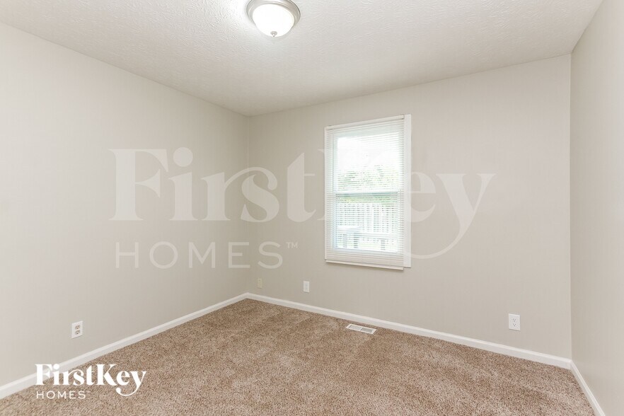 Building Photo - 5038 Deer Creek Pl