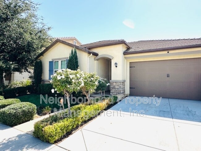 Building Photo - 3862 Buckingham Ave