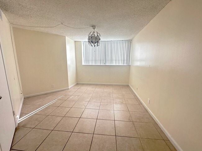 Building Photo - 1850 N Congress Ave