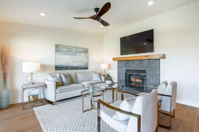 Building Photo - 54 Maximo Way