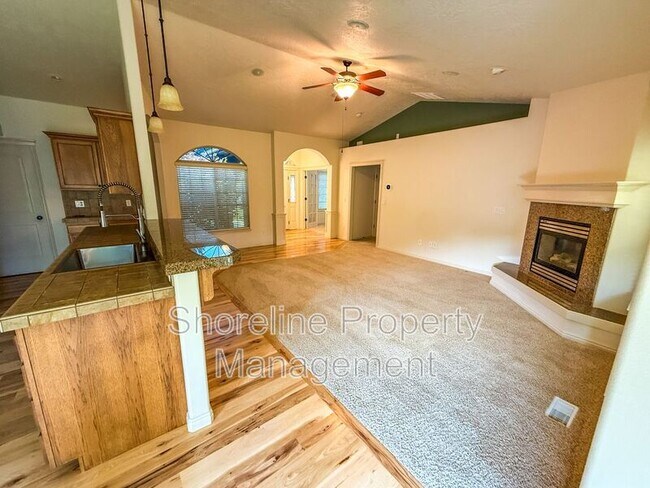 Building Photo - 2328 E Satterfield St