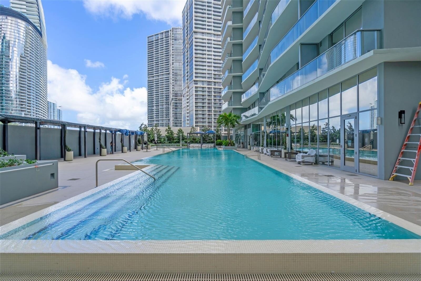 Building Photo - 77 SE 5th St