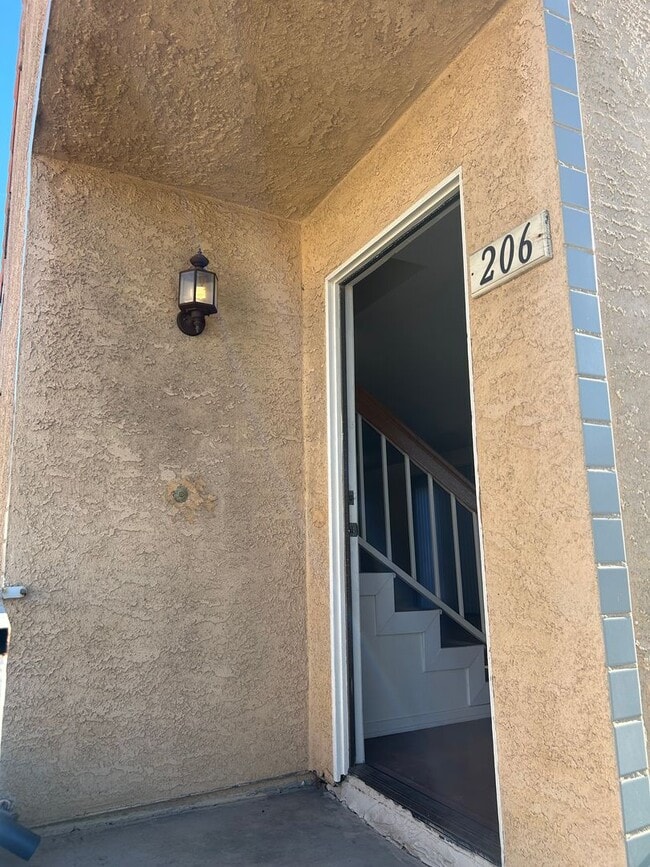 Building Photo - Spacious Double Master Suites Condo for Rent in Quiet Neighborhood in City of La Puente