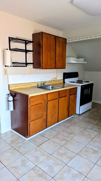 UNIT B KITCHEN - 813 N Market St