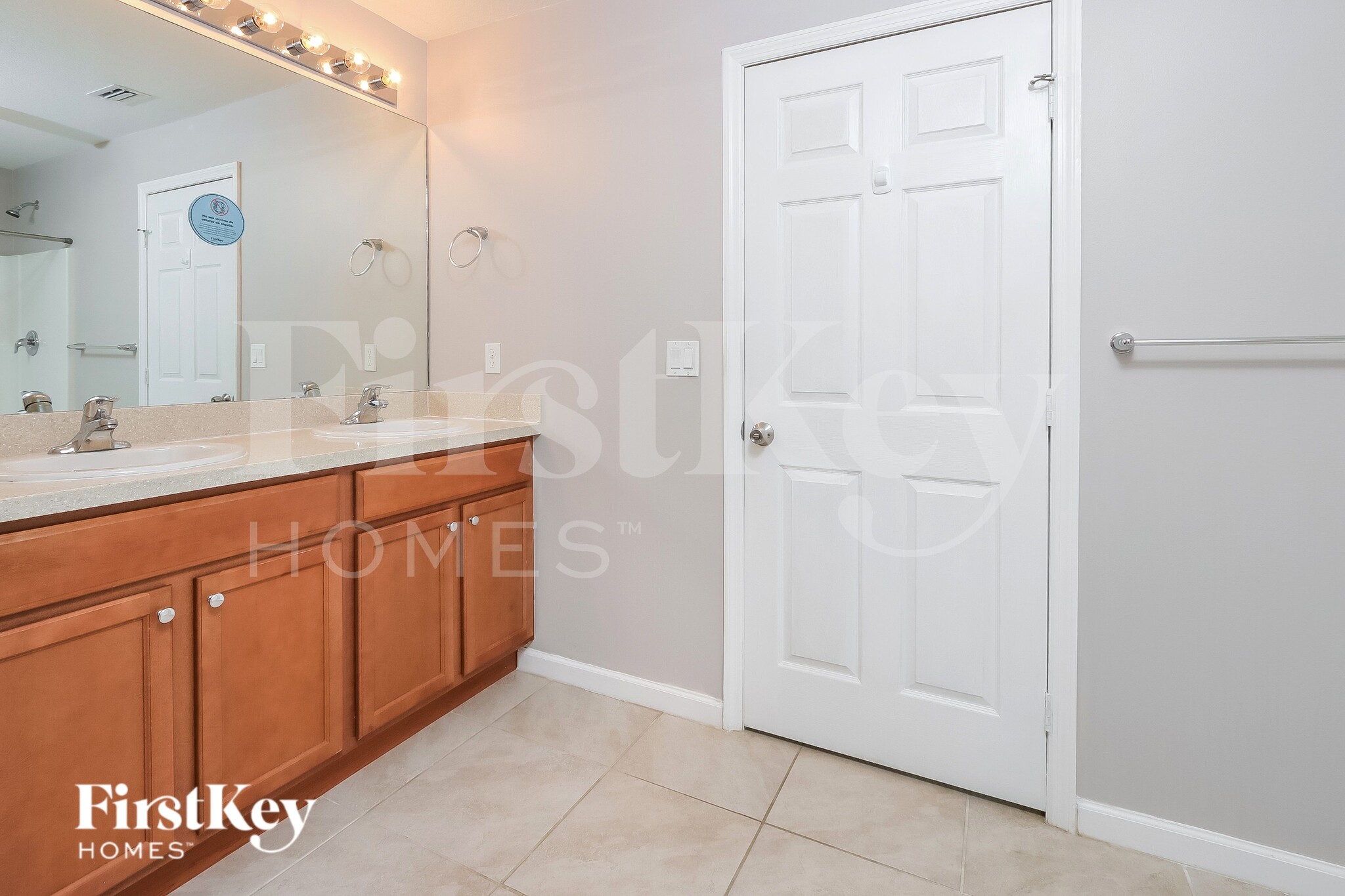 Building Photo - 820 SW Thrift Ave