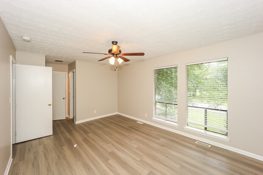 Building Photo - 9036 Sterling Ridge Ln
