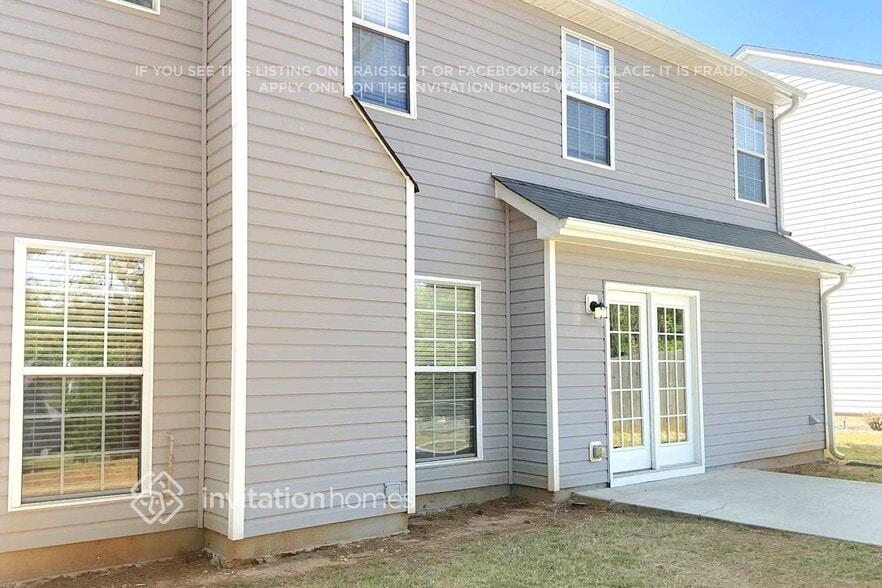 Building Photo - 755 Clairidge Ln SW