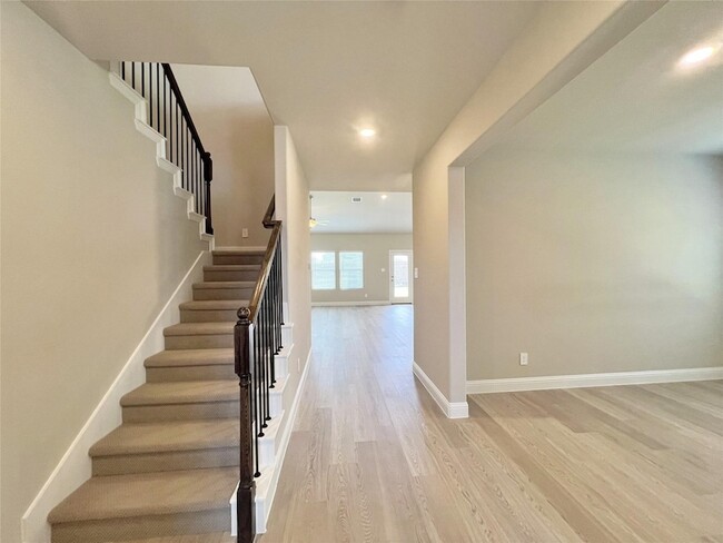 Building Photo - 678 Woodland Ave