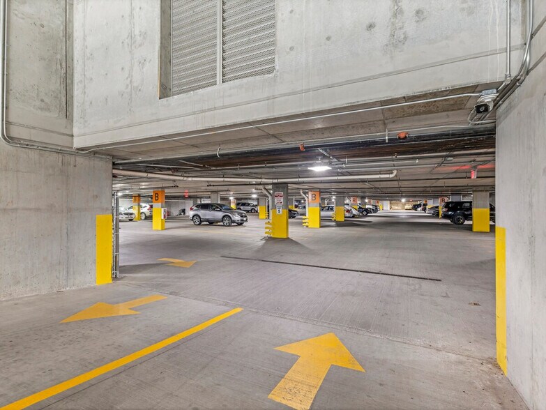 Building Photo - 360 S 400 W