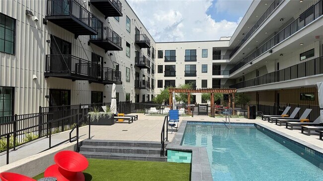 Building Photo - 4315 S Congress Ave