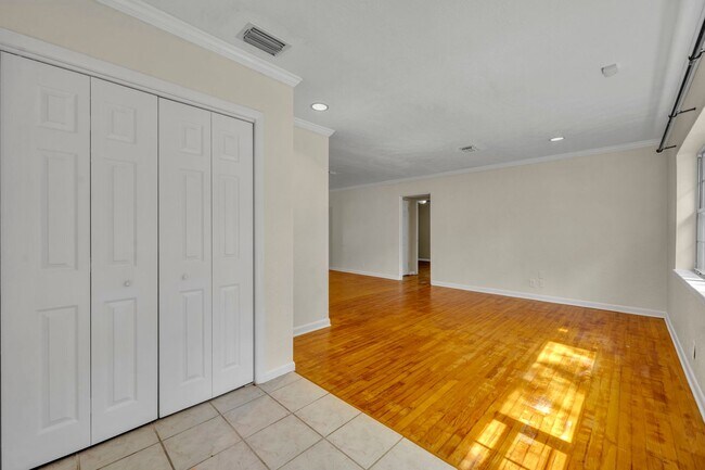 Building Photo - 1816 Mizell Ave