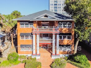 Building Photo - 249 4th Ave N