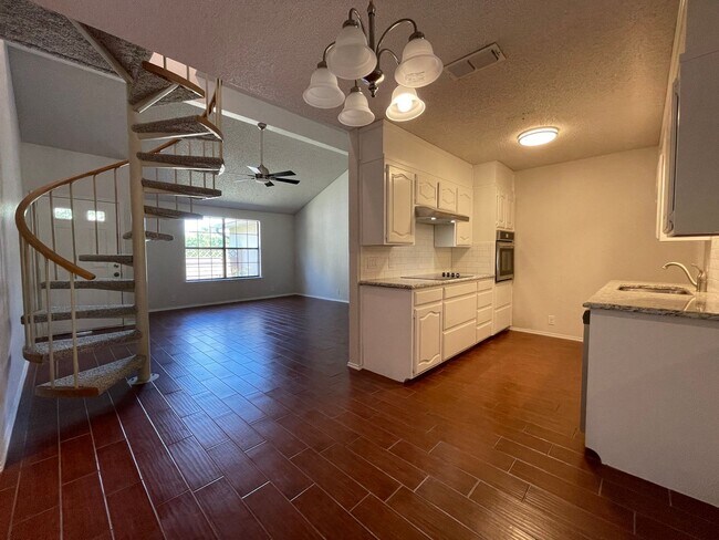 Building Photo - AVAILABLE NOW - 2 Bedroom 1 Bath Two Story...