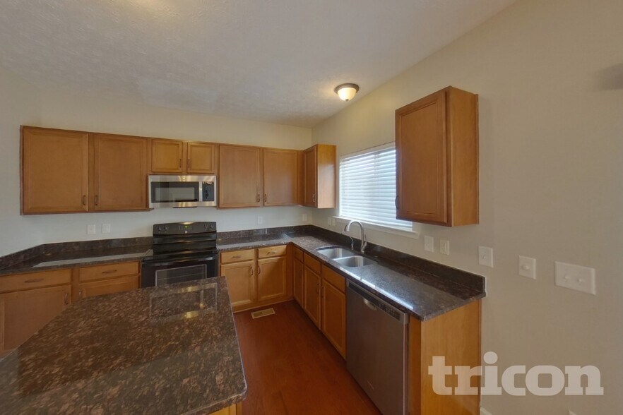 Building Photo - 6429 Sunnywood Dr