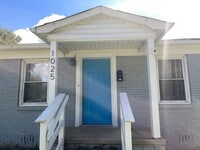 Building Photo - Coming Soon! 2 Bedroom Unit!