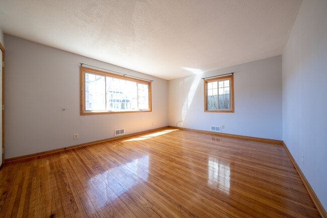 Building Photo - 3821 Clinton Ave