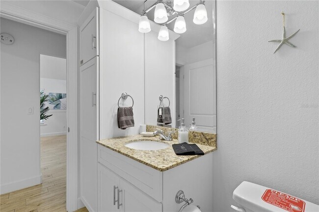 Building Photo - 27 Mala Compra Rd