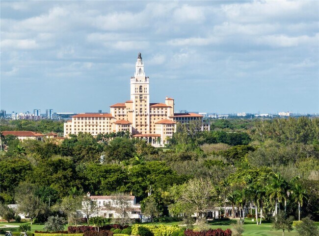 Building Photo - 1350 Mendavia Ave