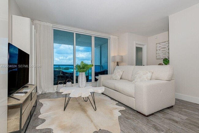 Building Photo - 2301 Collins Ave