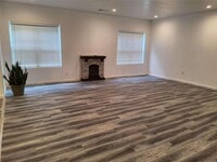 Building Photo - 325 Sunderland Way