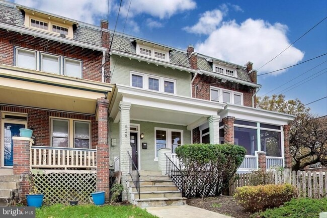 Building Photo - 628 Madison St NW