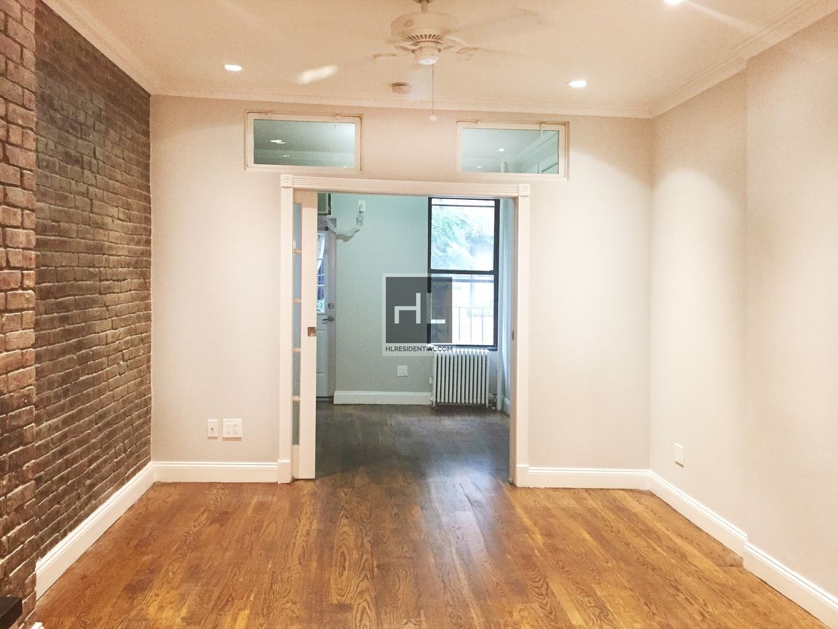 Building Photo - 2ND AVE.