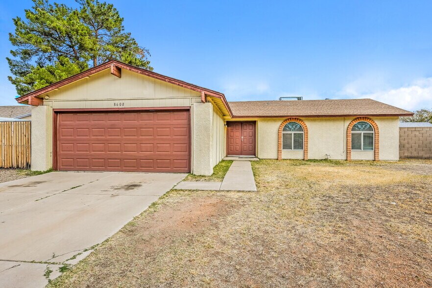 Primary Photo - 8608 W Alice Ave